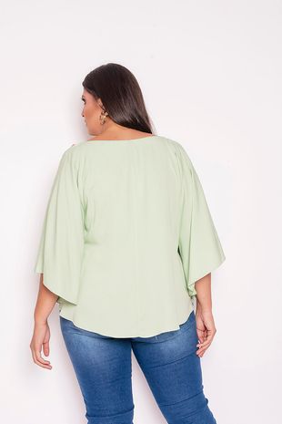 blusa-plus-size-ampla-com-recortes-predilects-plus-verde--1-
