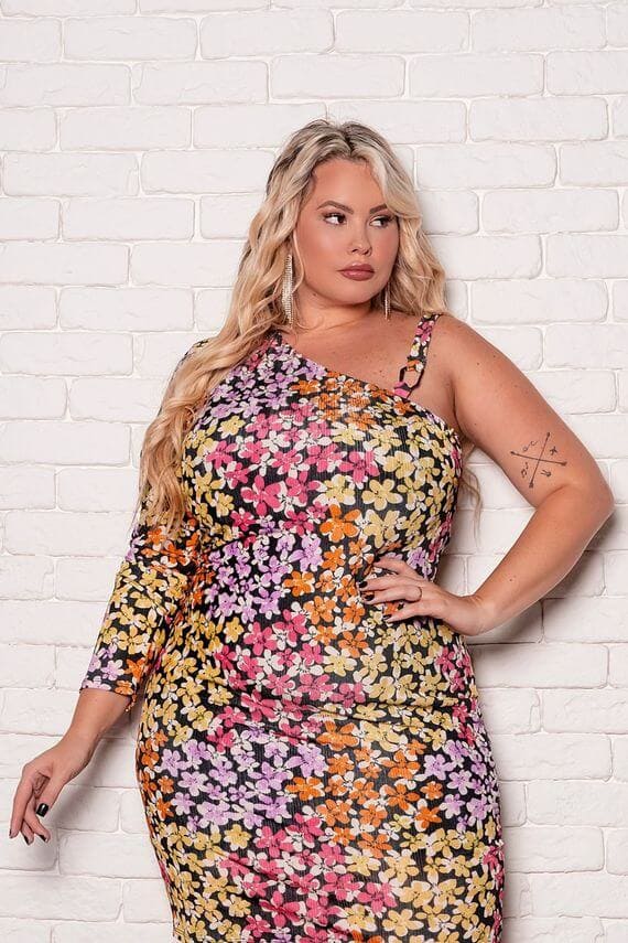 Vestido Plus Size Floral De Um Ombro Anamayacurves